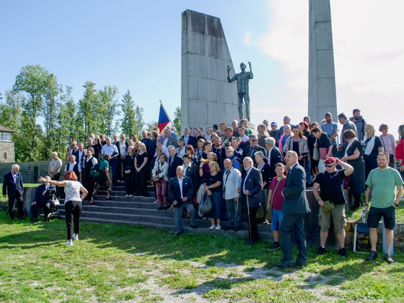 Odhalení pamětní desky v KT Mauthausen