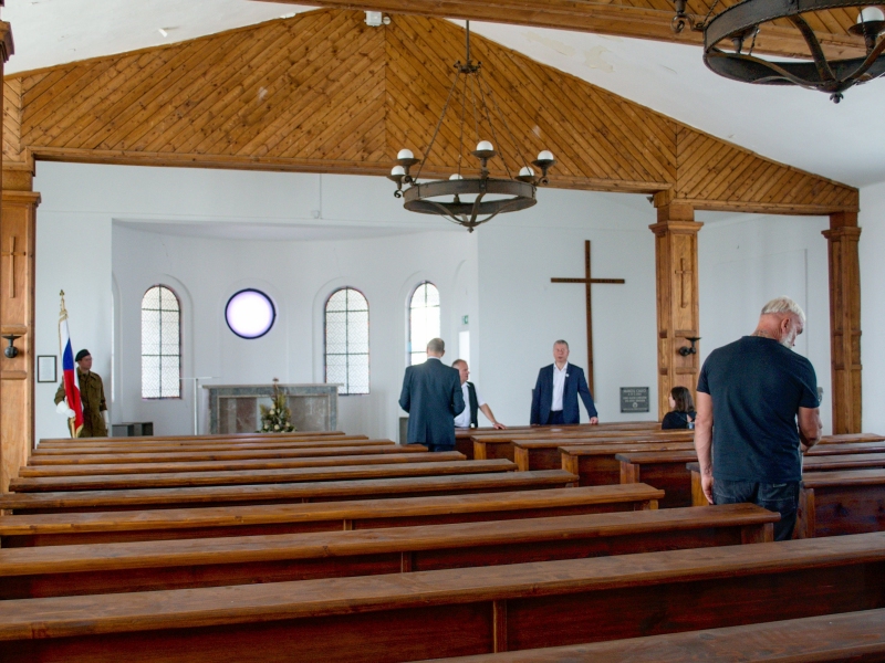 Odhalení pamětní desky v KT Mauthausen