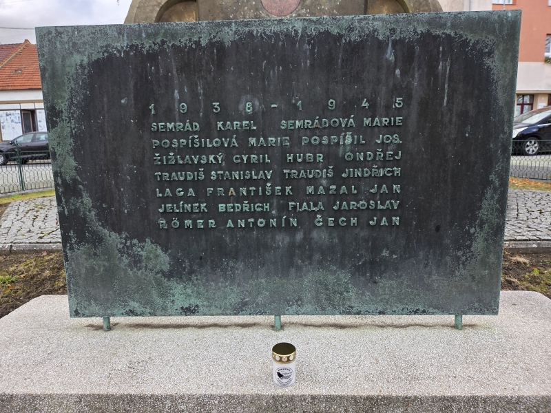 Pomník obětem v Koryčanech
