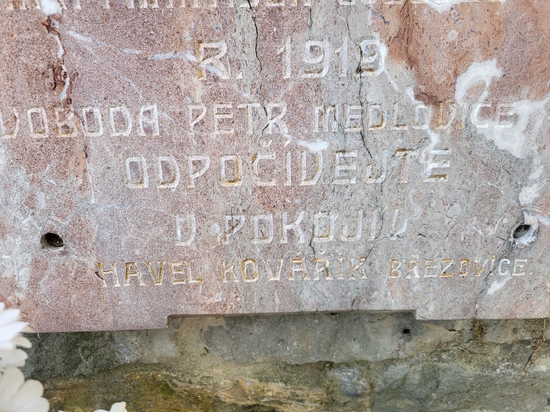 Pomník padlým z první světové války na hřbitově v Osvětimanech